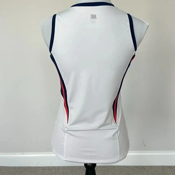 Tail White Golf Top Sz SM - Picture 5 of 7